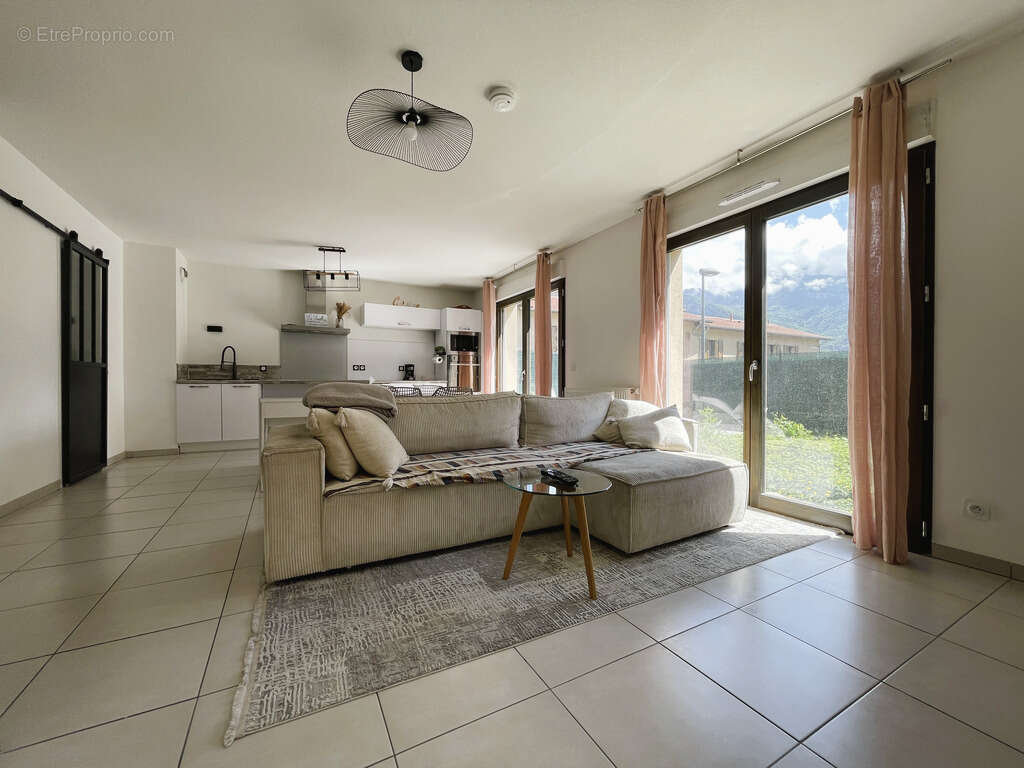 Maison à VEUREY-VOROIZE