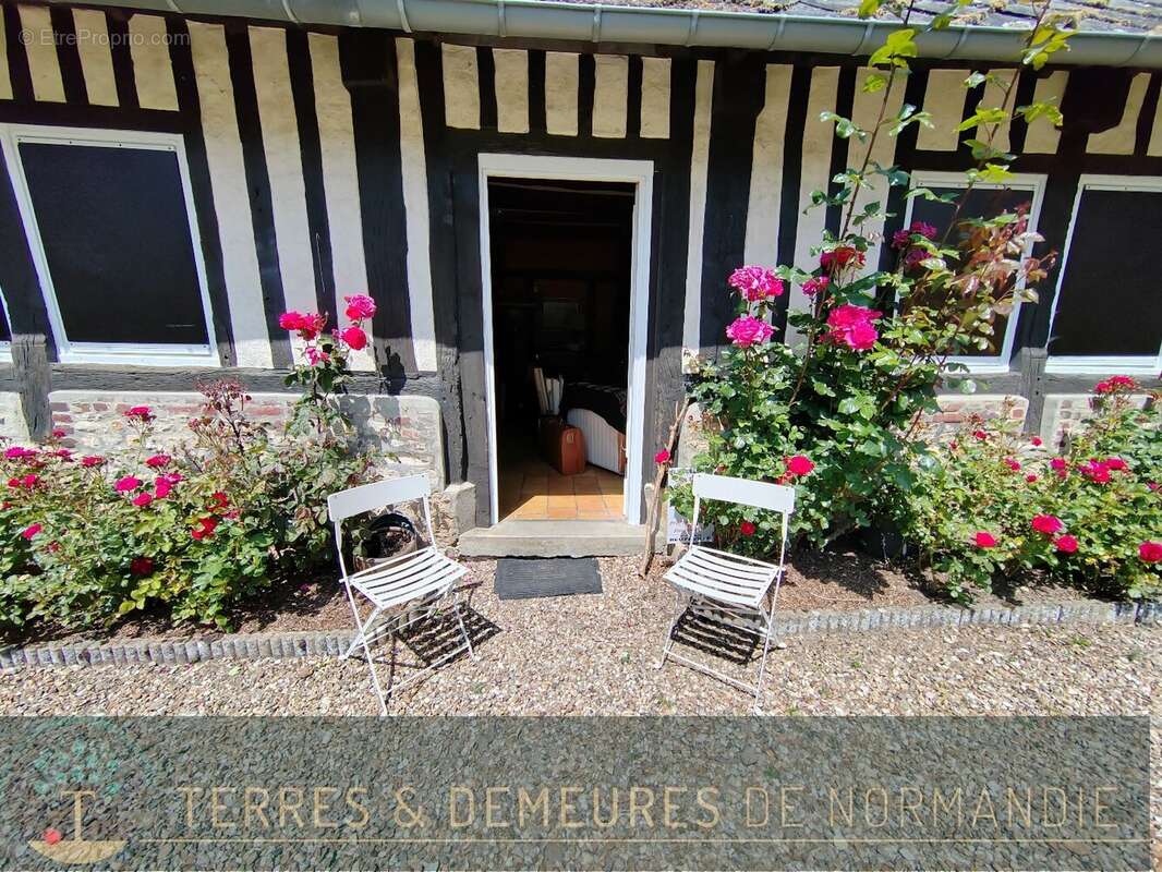 Vallée de Seine, village typique normand, propriété de caractère, au calme, jardin arboré. - photo 3