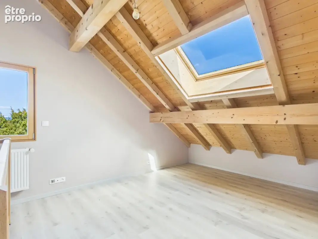Maison composée de 3 appartements et terrain de 2 378 m2 - photo 16