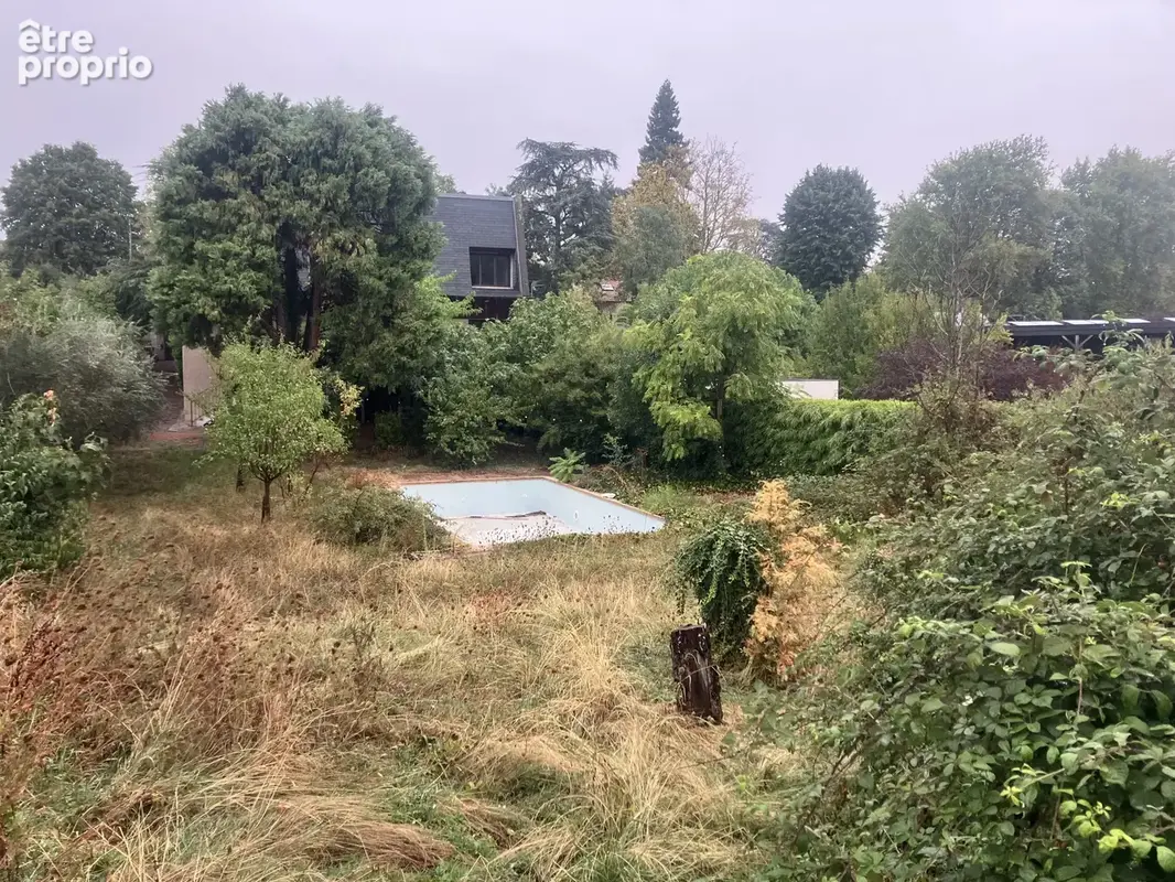 Photo Terrain à Champagne-Au-Mont-D'or au prix de 320 000€