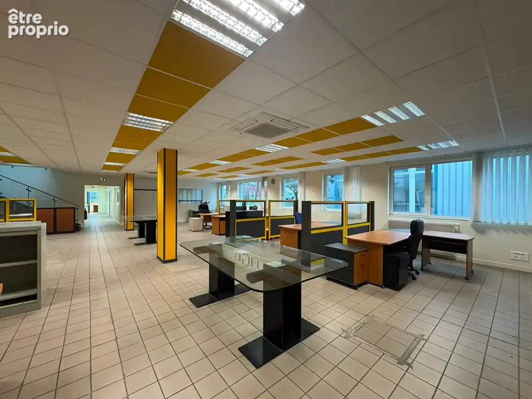 Bâtiment d'activité avec bureaux - 2245 m² - Zone Reims/Tinqueux - photo 2