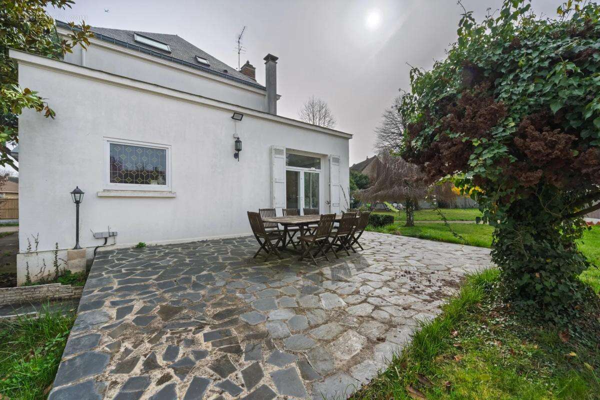 Maison à LIMEIL-BREVANNES