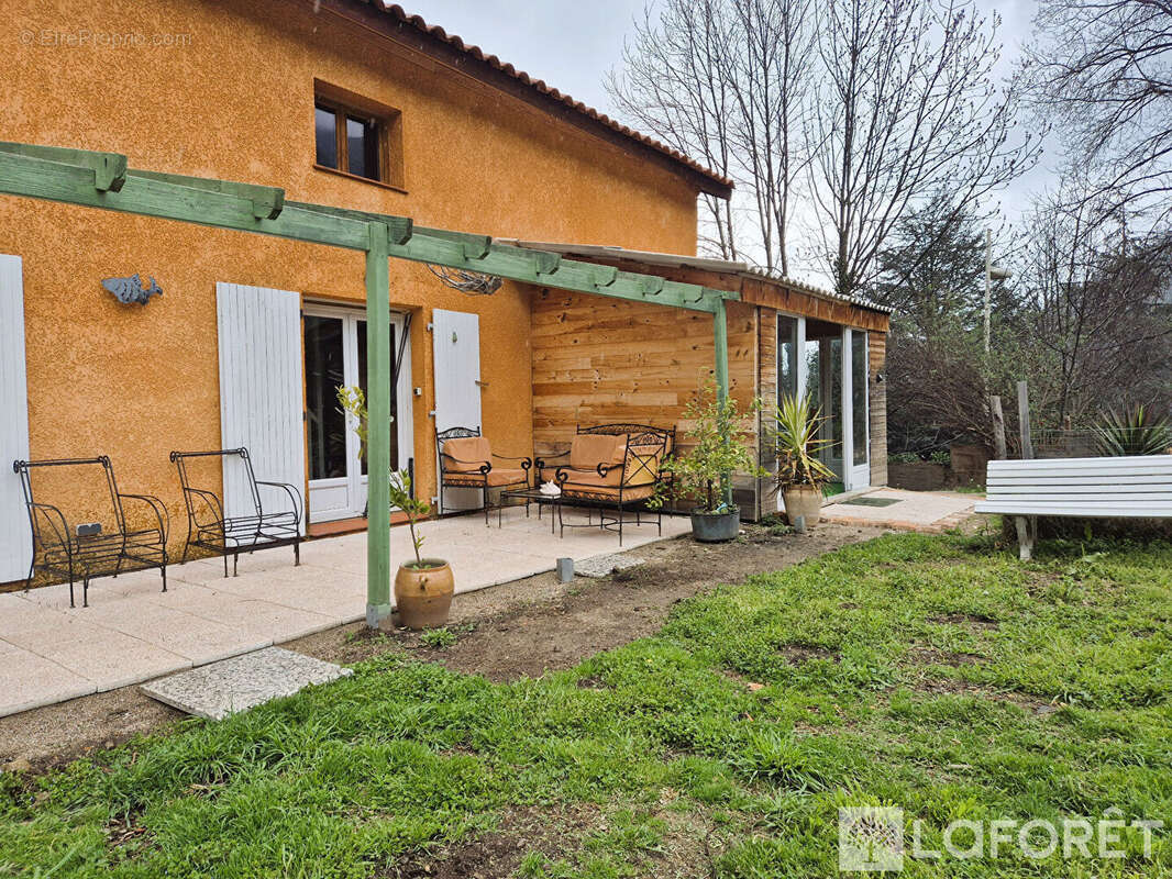 Maison à CASTEIL