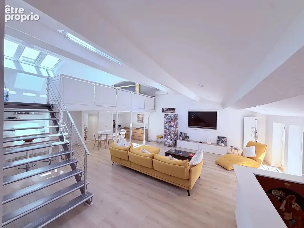 Cannes Banane — Dernier étage d'exception : loft sous les toits de 130 m² - photo 2