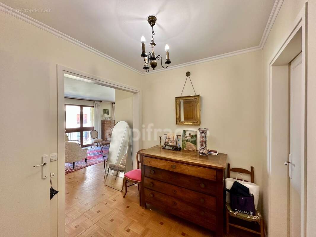 Bel Appartement Lumineux 95 m2 avec 3 balcons - photo 10