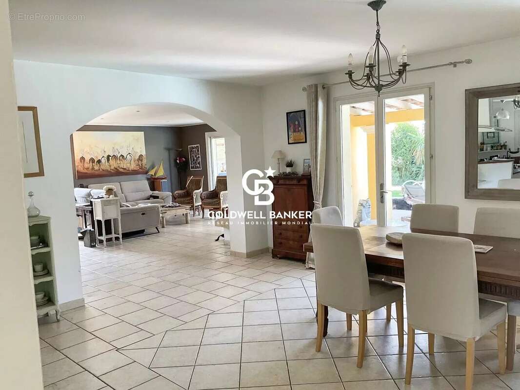 Villa provençale avec piscine et garage 83210 Solliès- Pont - photo 10