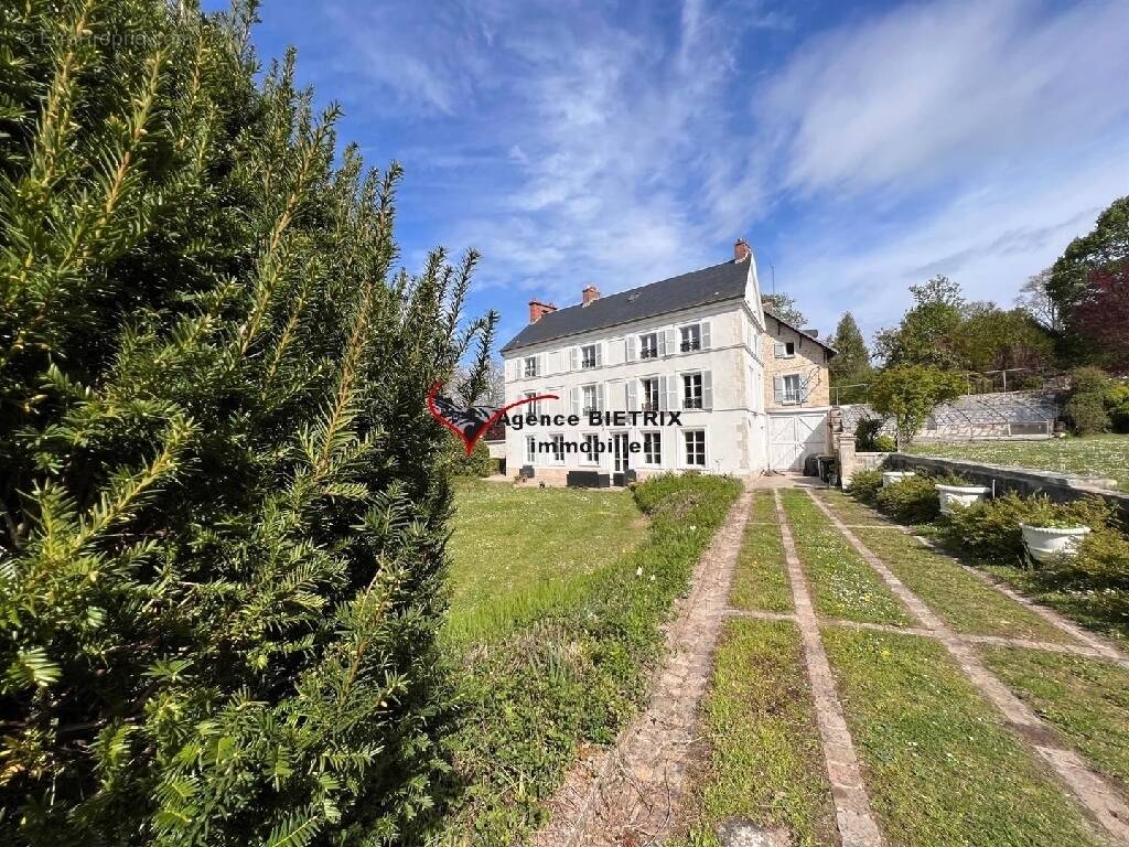 Maison à NESLES-LA-VALLEE