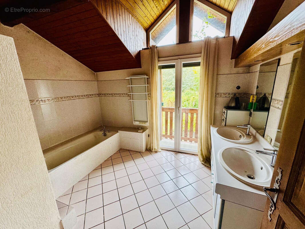 Maison à ALLONZIER-LA-CAILLE