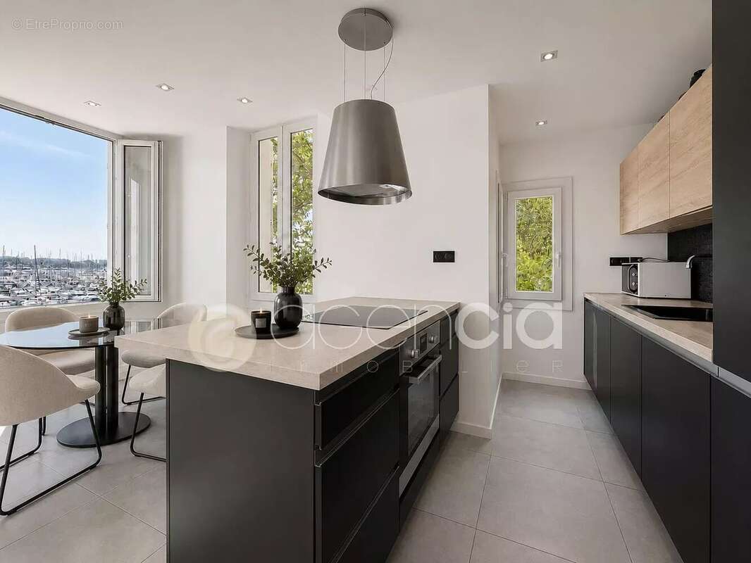 Cannes suquet  quai saint-pierre  t3  55 m²  vue mer  balcon - photo 3