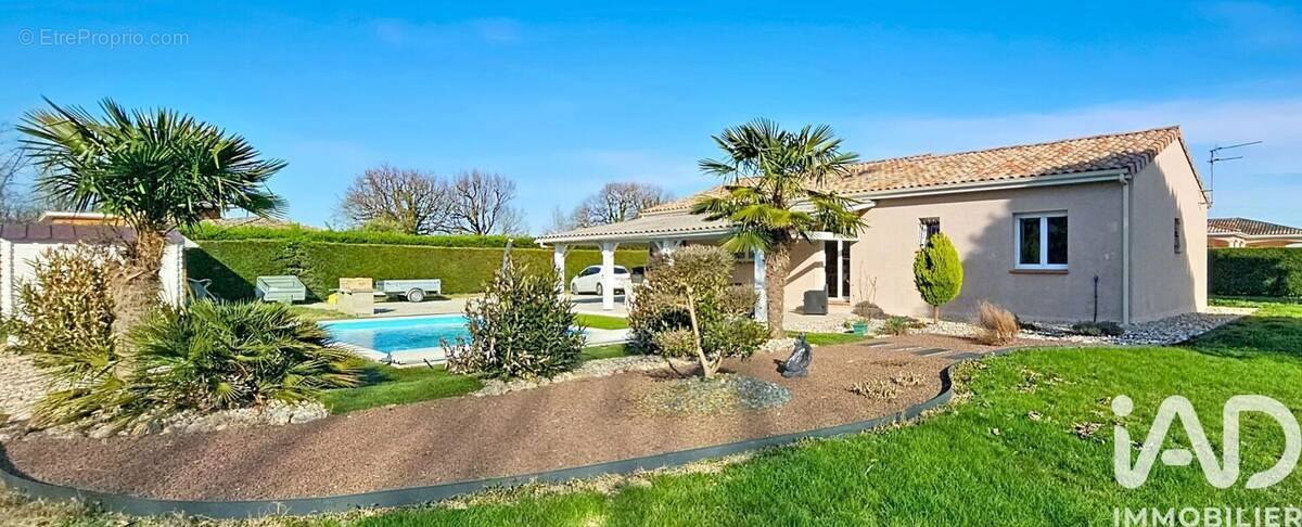 Photo 1 - Maison à MONTBETON