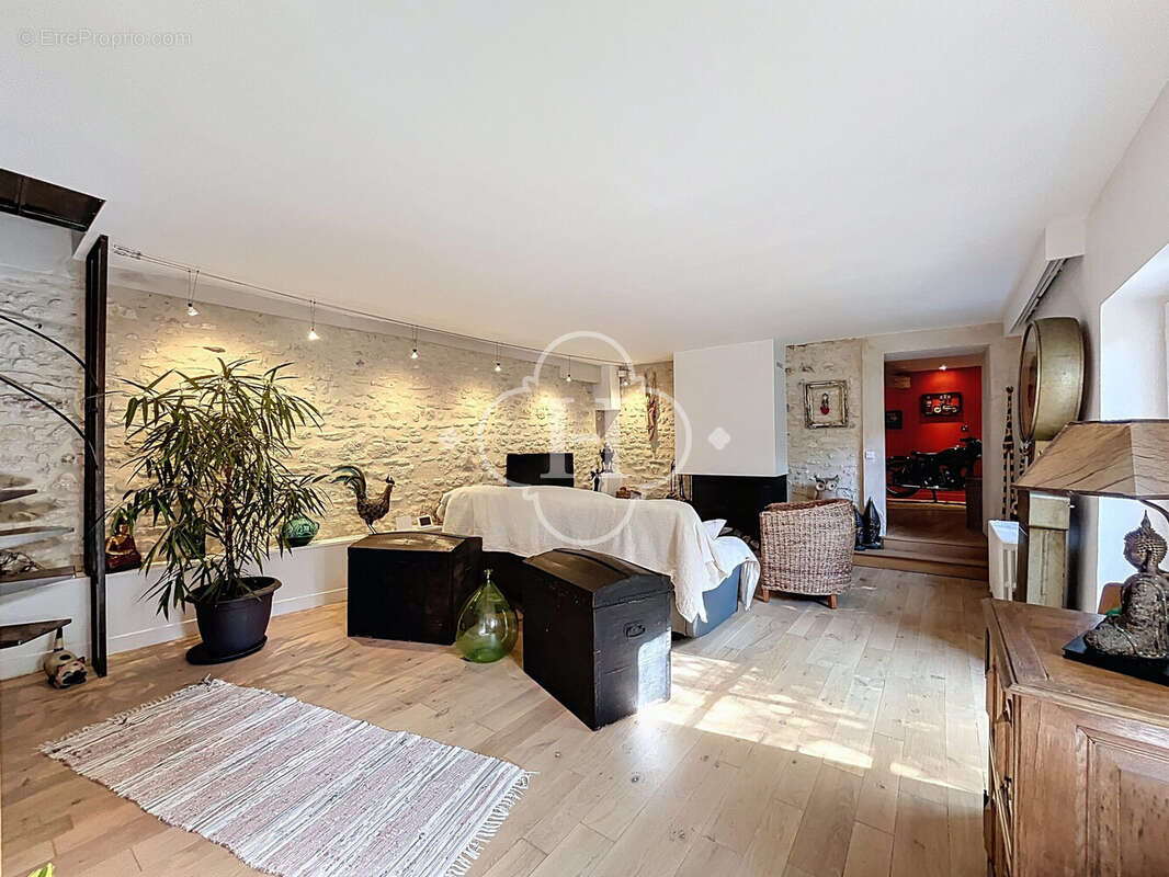 Maison à JUMEAUVILLE