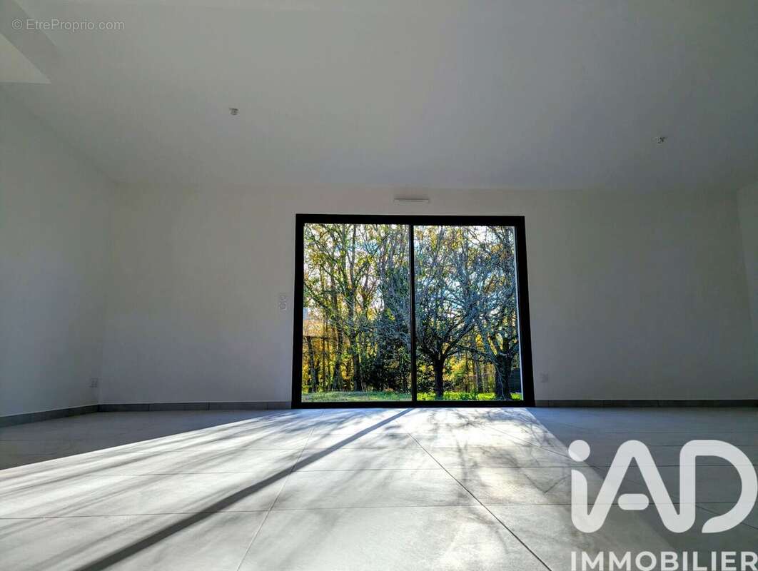 Photo 8 - Maison à SAINT-DENIS-DE-PILE