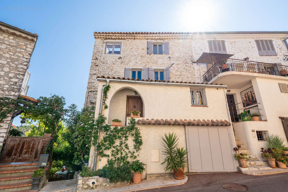 Appartement à LA COLLE-SUR-LOUP