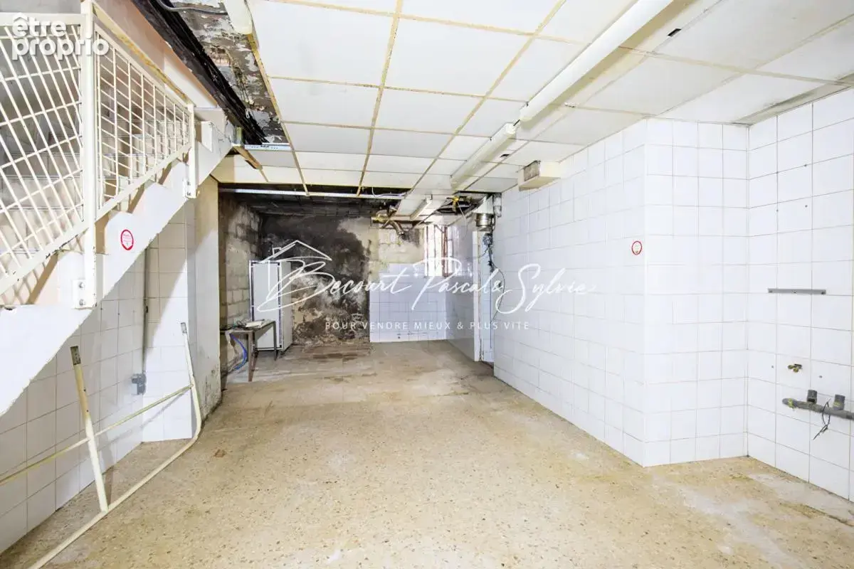 BAISSE DE PRIX - Immeuble de rapport  de 313 m2 avec commerce à Apt (84) - photo 3