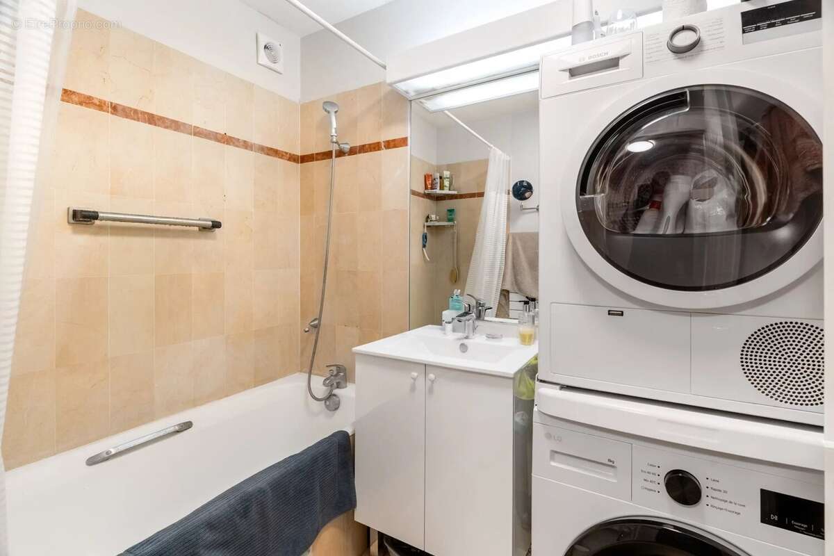 Appartement à LEVALLOIS-PERRET