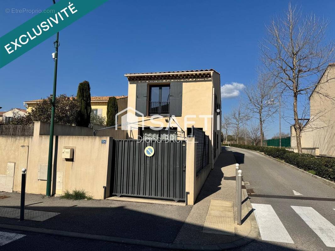 Photo 1 - Appartement à LA TOUR-D'AIGUES