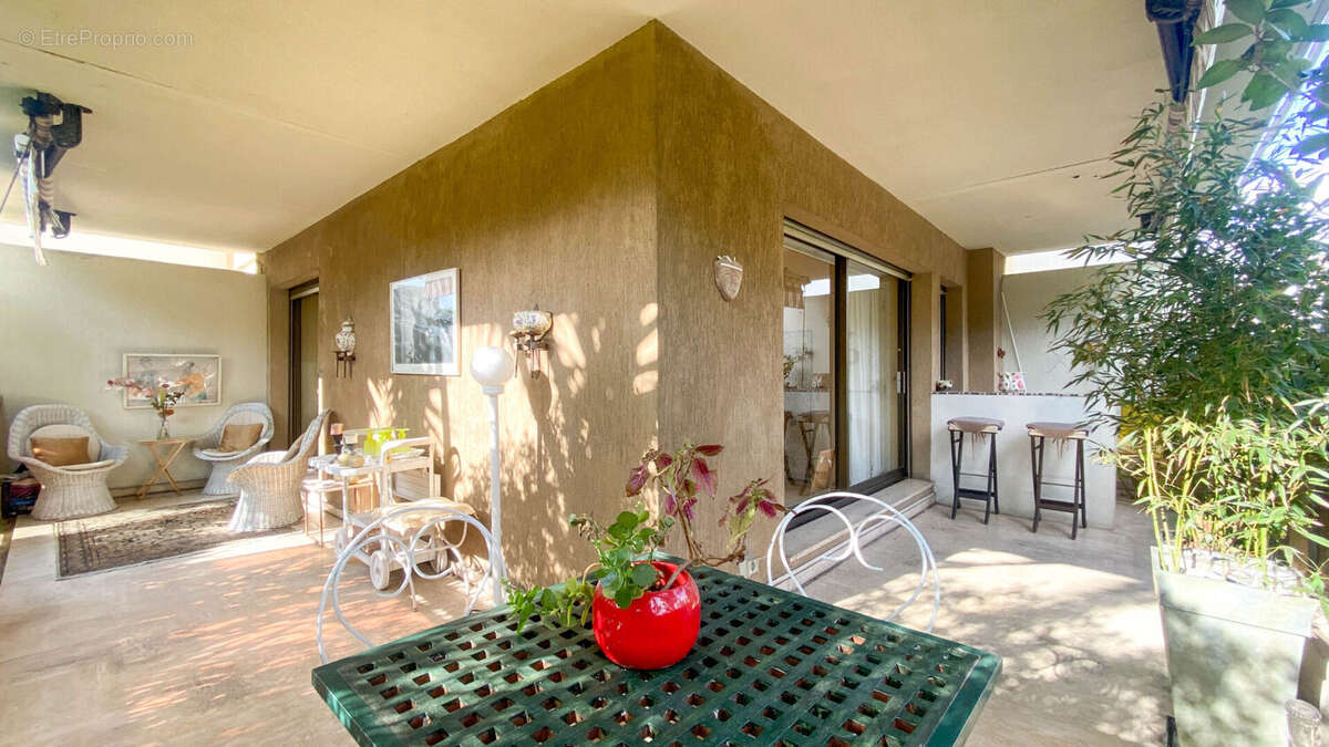 Appartement à LE CANNET