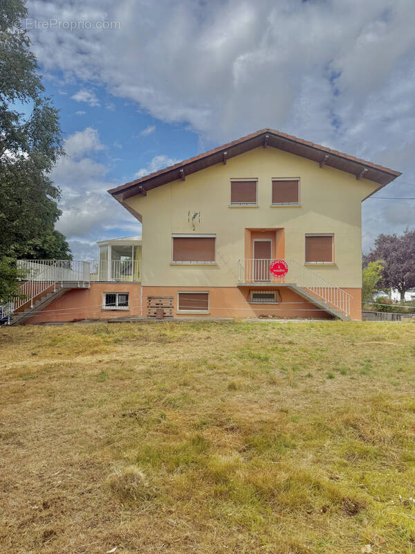 Maison à LACHAPELLE-SOUS-ROUGEMONT