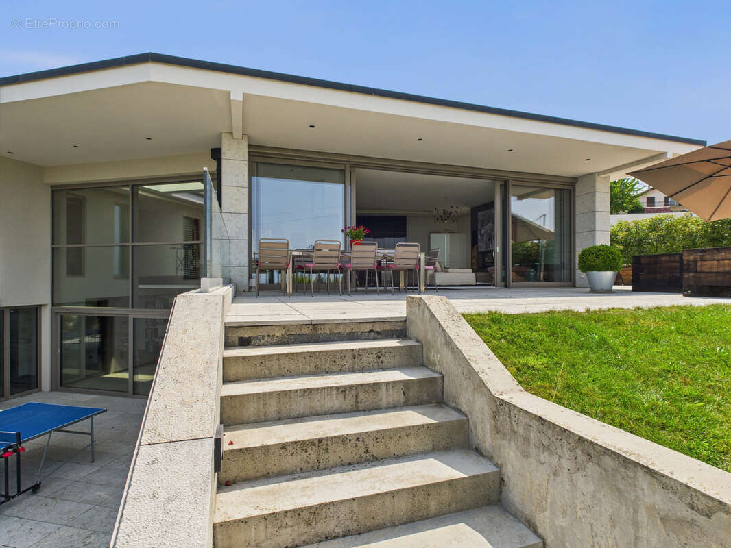 Somptueuse villa vue lac - photo 2