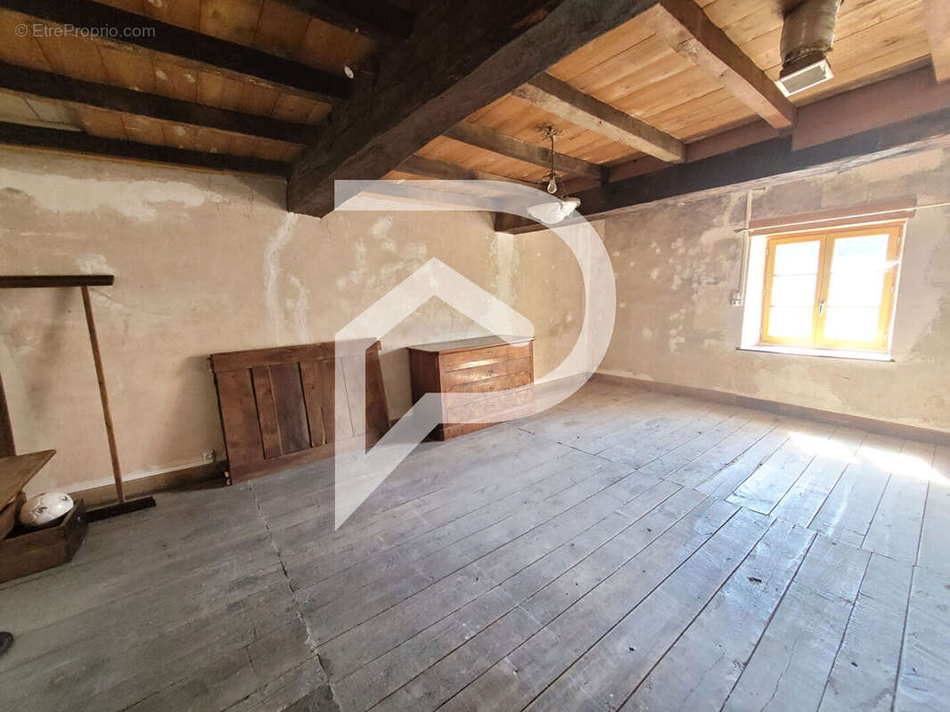 Maison en Pierre Apparente : Votre Refuge Authentique au Coeur de la Nature - photo 16