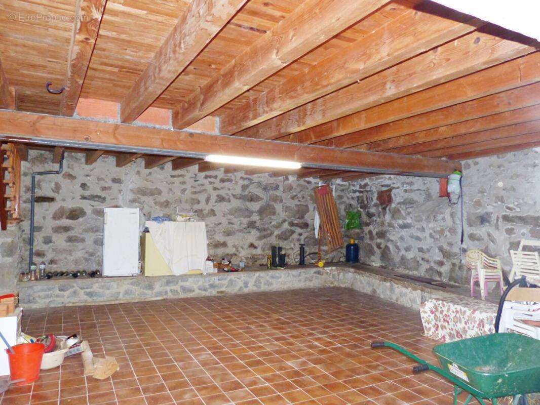 Maison à SAINT-JULIEN-CHAPTEUIL