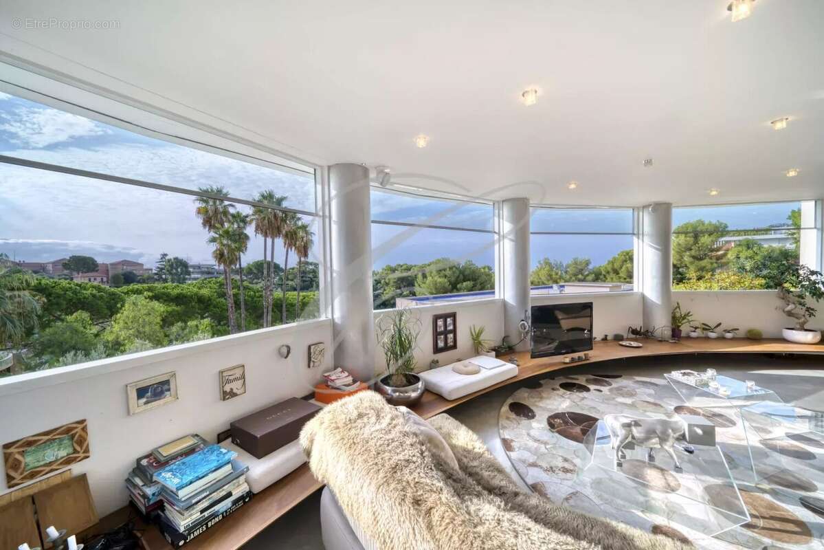 Appartement à ROQUEBRUNE-CAP-MARTIN