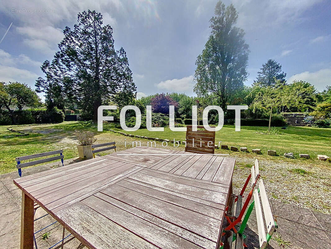 Maison à SAINT-MARTIN-DES-BESACES