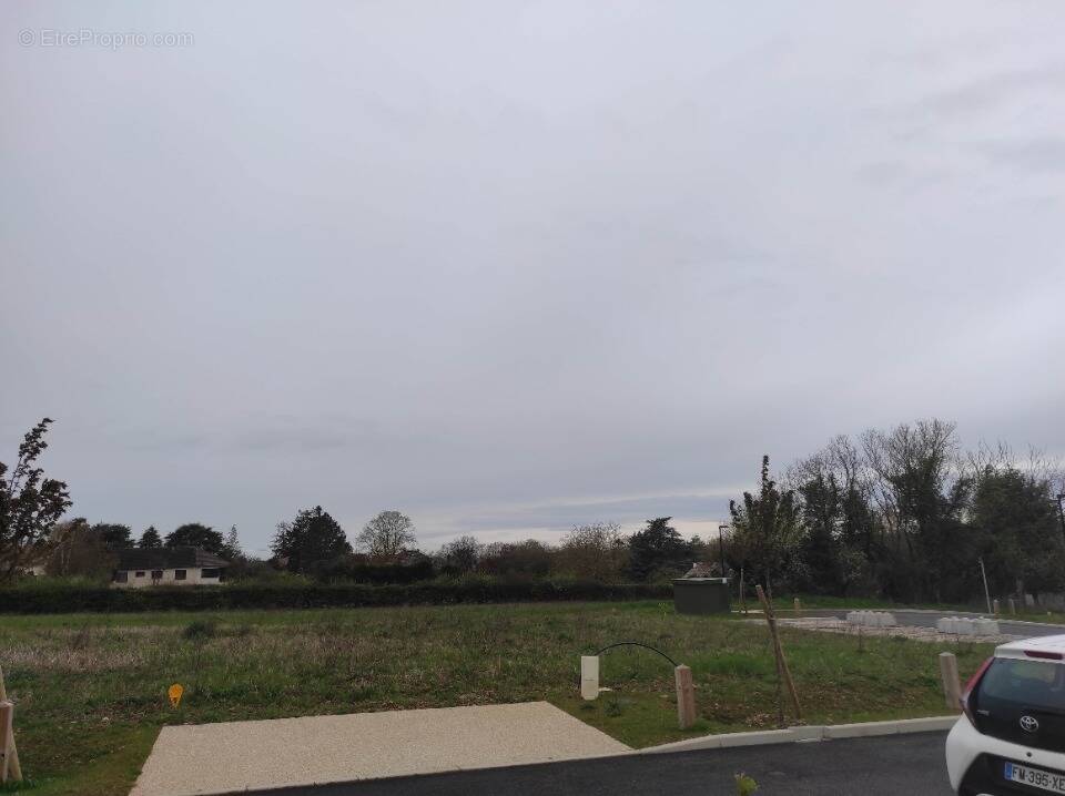 Terrain à EPERNON
