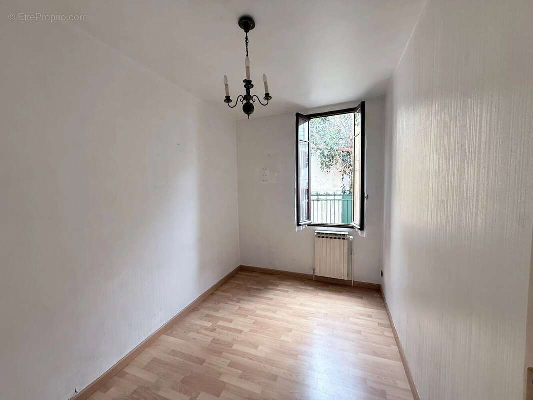 Appartement à MARSEILLE-6E