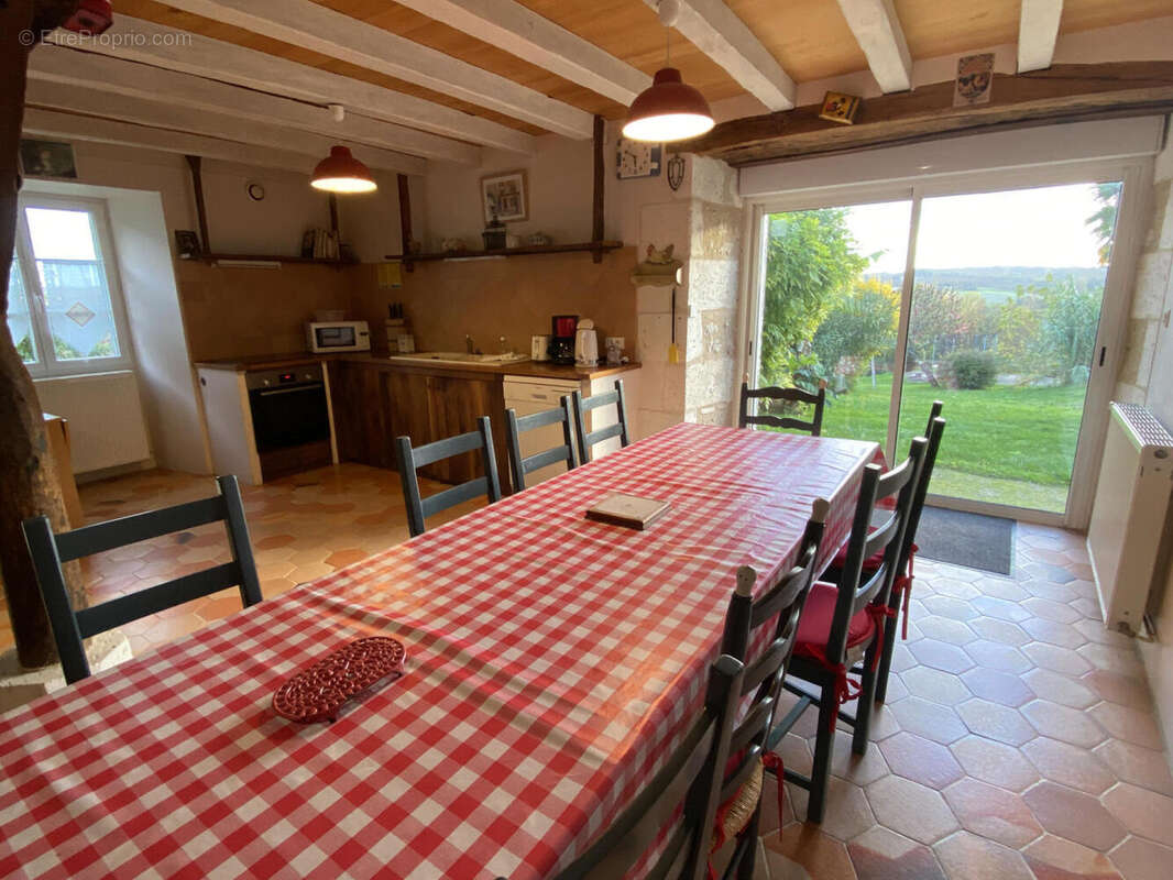 CUISINE - Maison à MONTMOREAU-SAINT-CYBARD