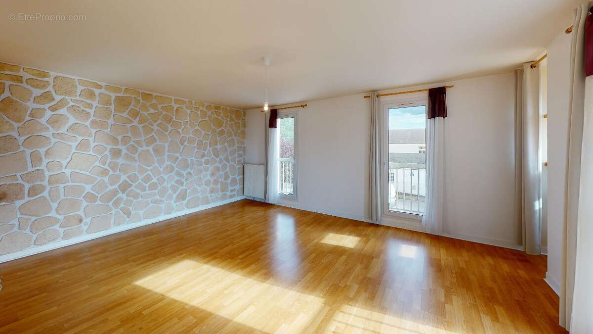 Appartement à ISSOU