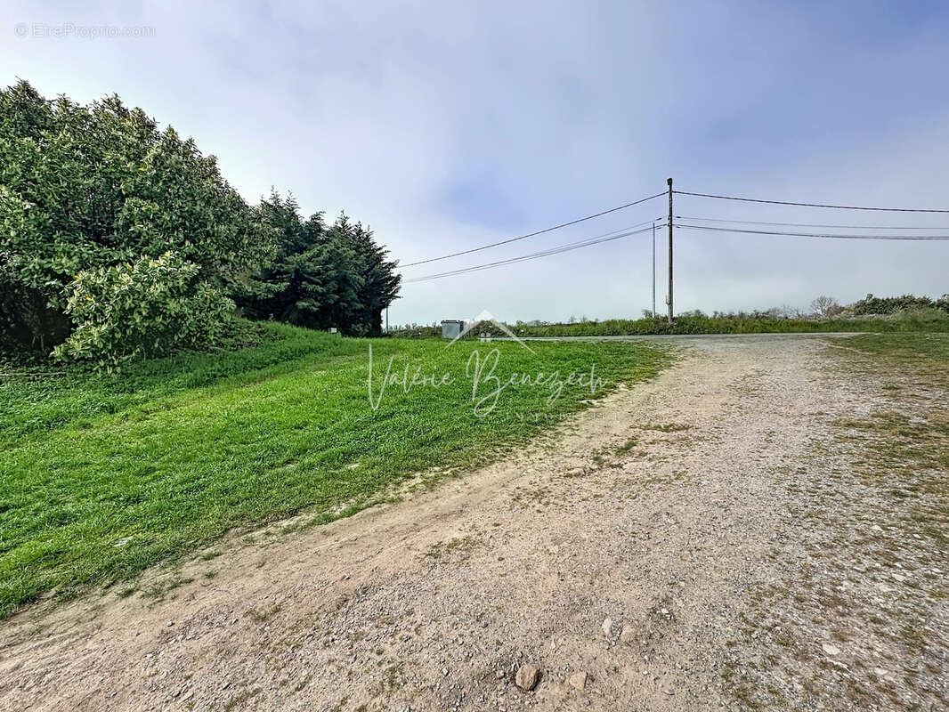 Maison à LES COSTES-GOZON