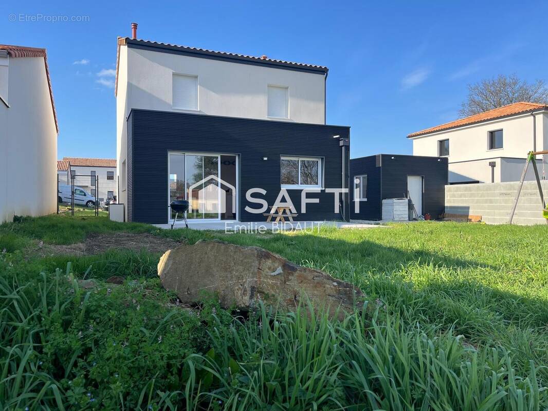 Photo 1 - Maison à MONTAIGU