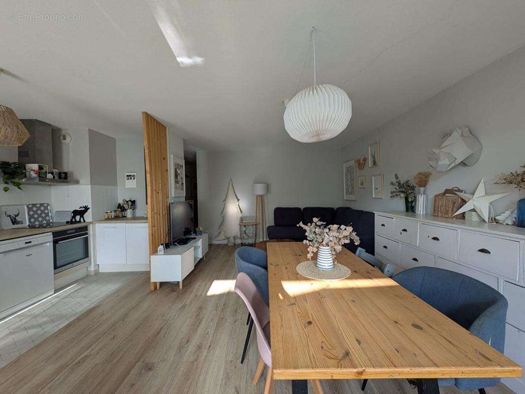 Appartement à PRINGY