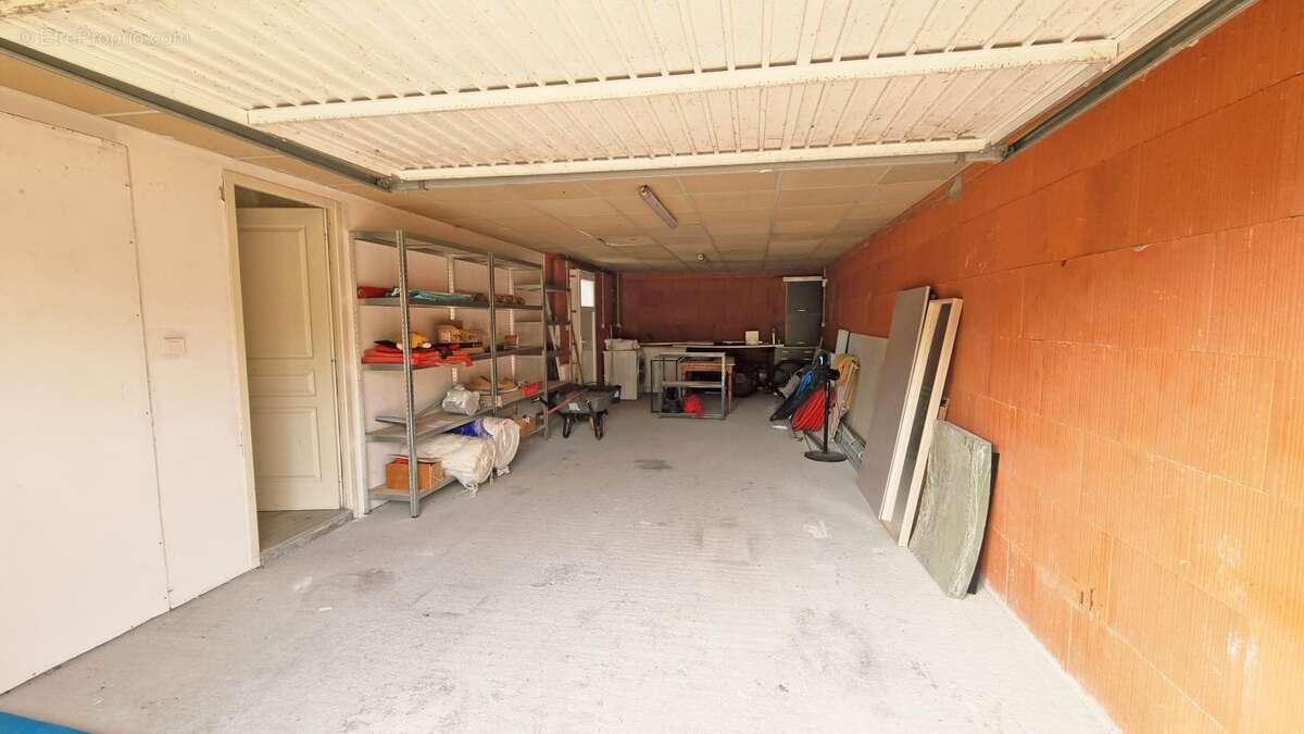 Maison à MANZAC-SUR-VERN