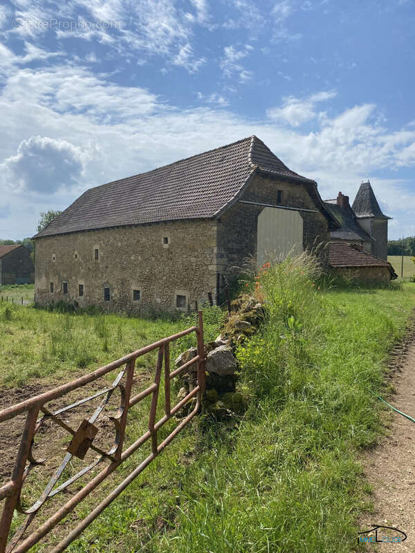 Maison à MONTBAZENS