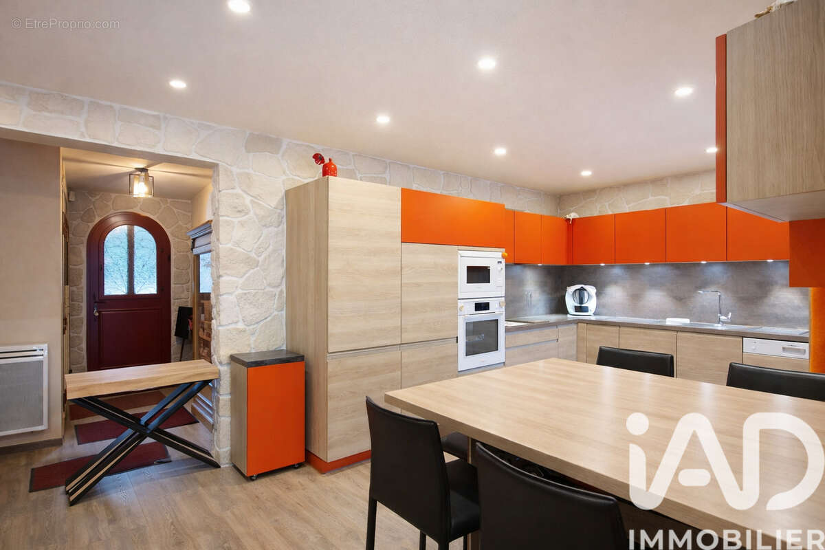 Photo 6 - Maison à LONGPERRIER