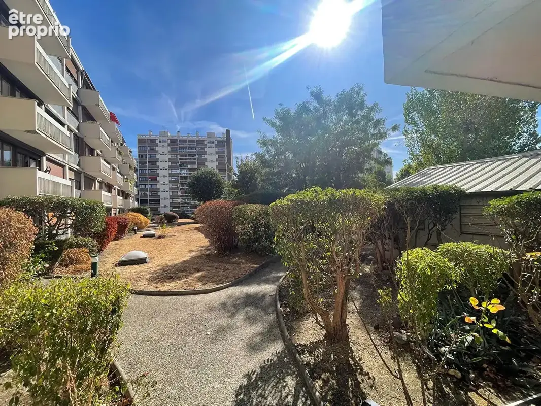 Exclu AVL  Aubervilliers Proche métro 4 Chemins  3/4 Pièces au dernier étage  Balcon et Vues Dégagées  Appartement Traversant  E - photo 23