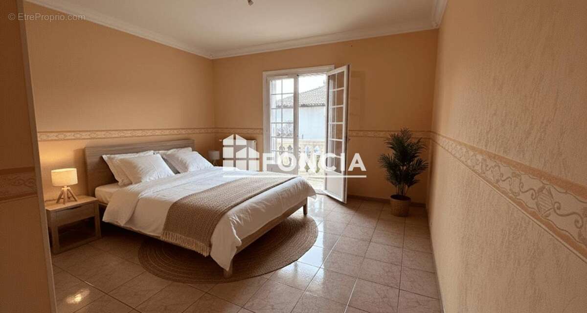 Maison à CASTELGINEST