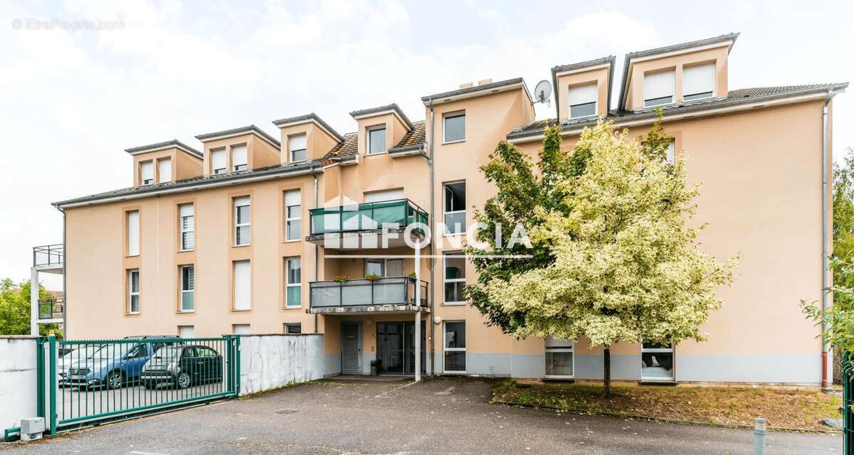 Appartement à ARS-SUR-MOSELLE