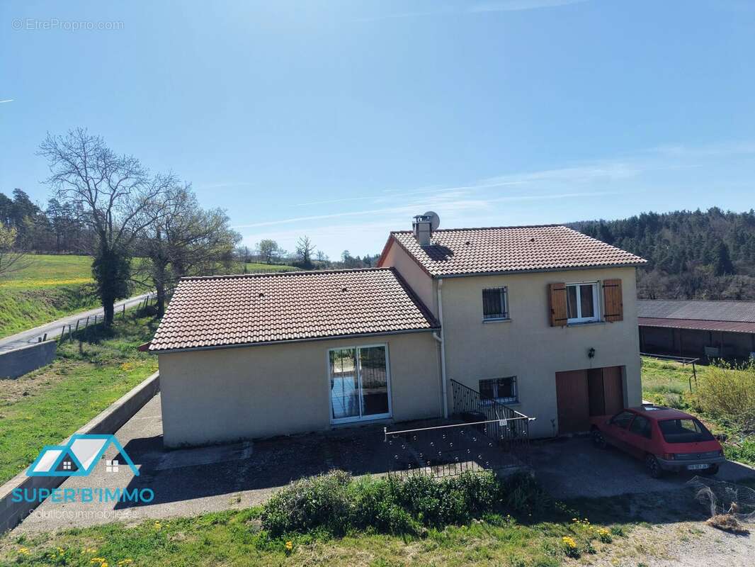 Maison à PAULHAGUET