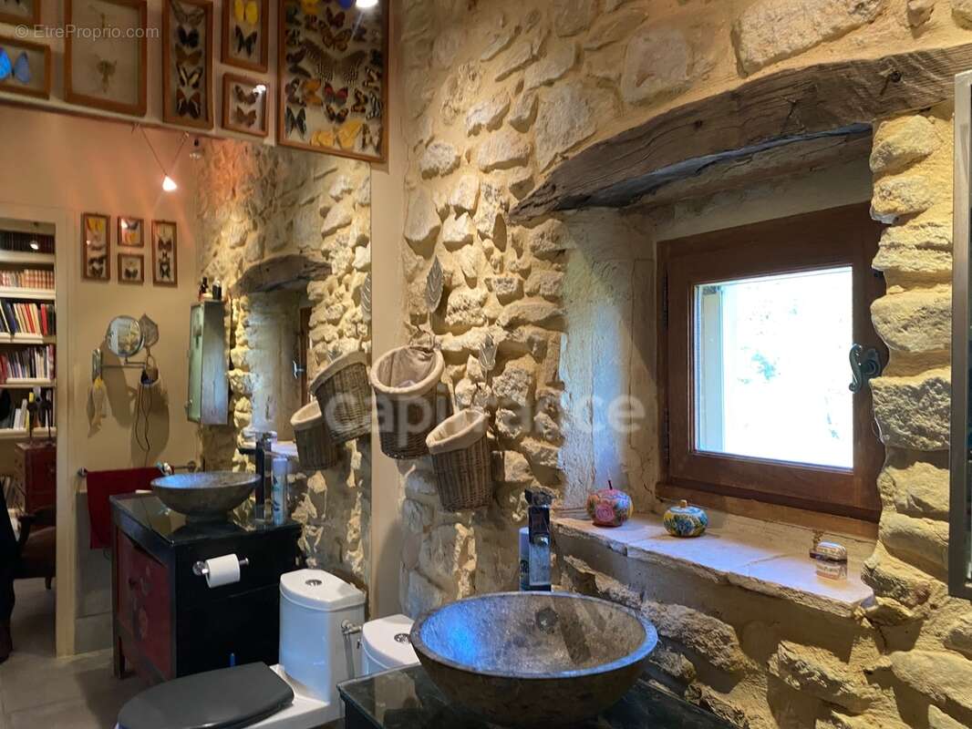 Entre Uzès et La Roque-sur-Cèze, Éden Provençal : Mas du XVIIIe & Son Domaine Privé sur 3,3 hectares - photo 17