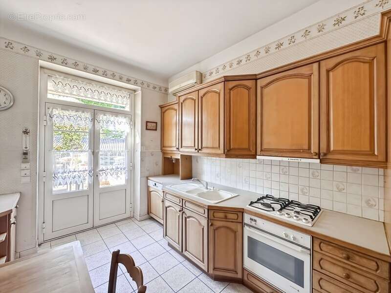 Maison de ville, 4 chambres+1 bureau  avec jardin et garage - photo 3