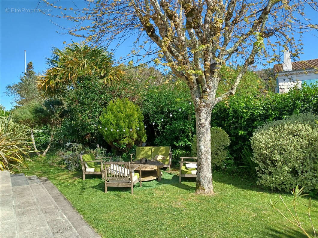 Maison à VAUX-SUR-MER