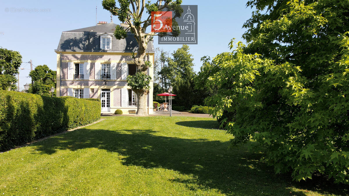 Maison à CHANTILLY