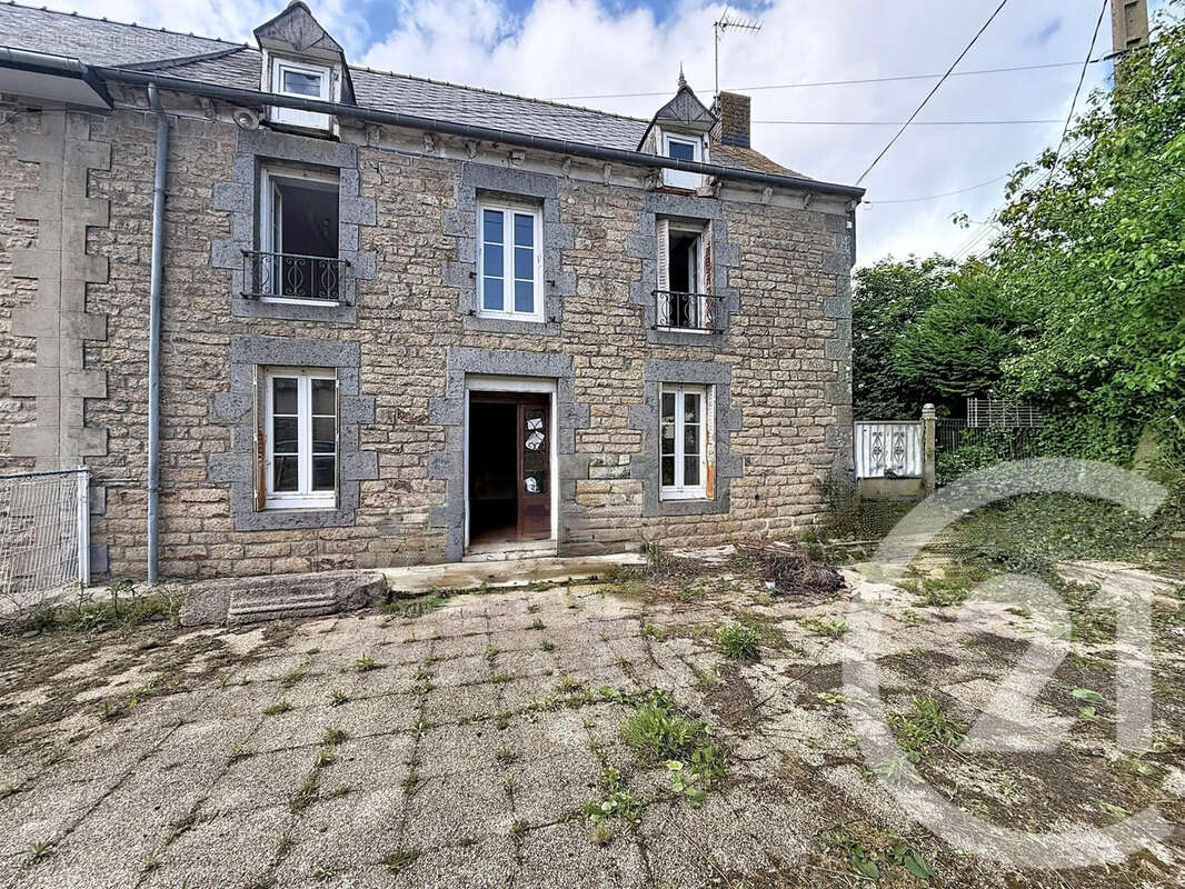 Maison à SAINT-VRAN