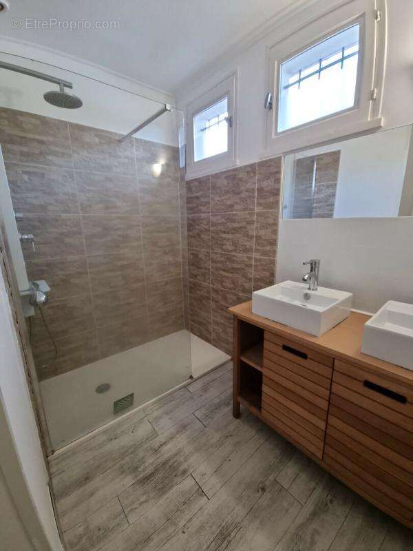 Maison à LES BORDES