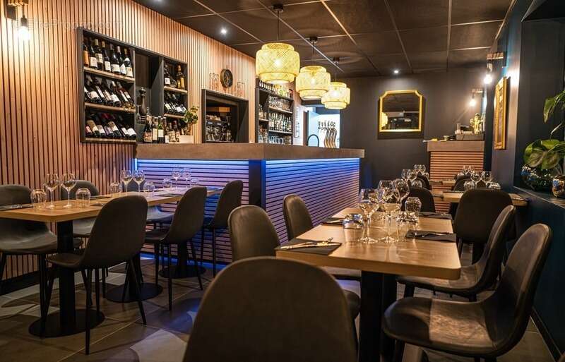 Commerce à LA TERRASSE