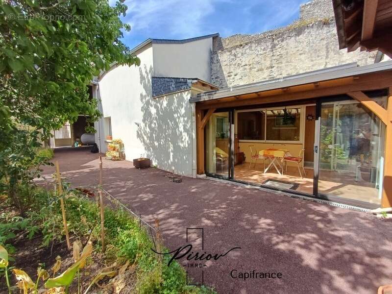Maison de ville, vie de plain pied, 2 salles d'eau, 3 chambres - photo 9