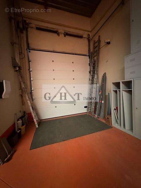 Entrepôt bureaux de 1000 m² à vendre à Santeny - photo 6